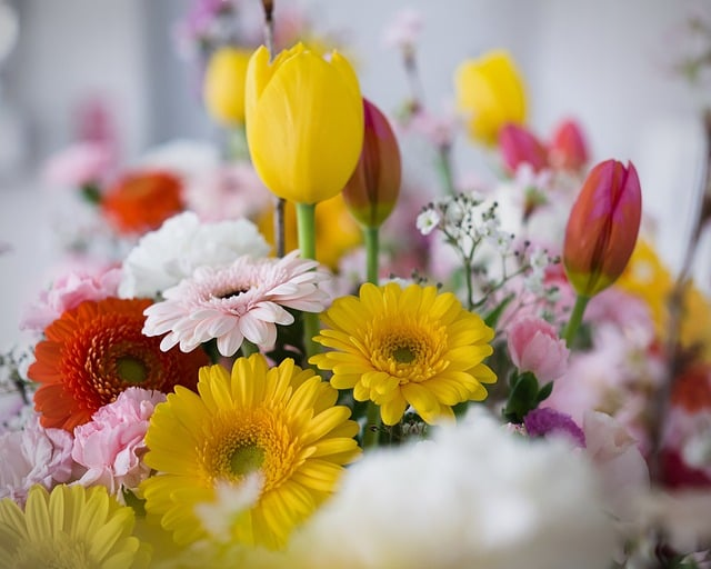 别再乱买了，针织衫外套开衫女这样挑才真的显瘦又高级